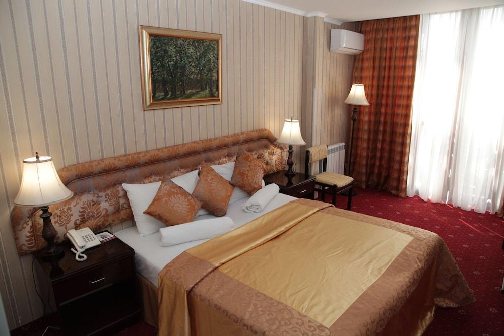 Shirak Hotel Єреван Екстер'єр фото