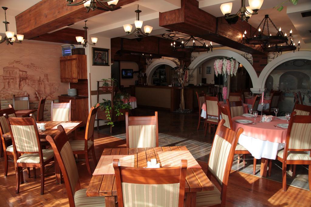 Shirak Hotel Єреван Екстер'єр фото