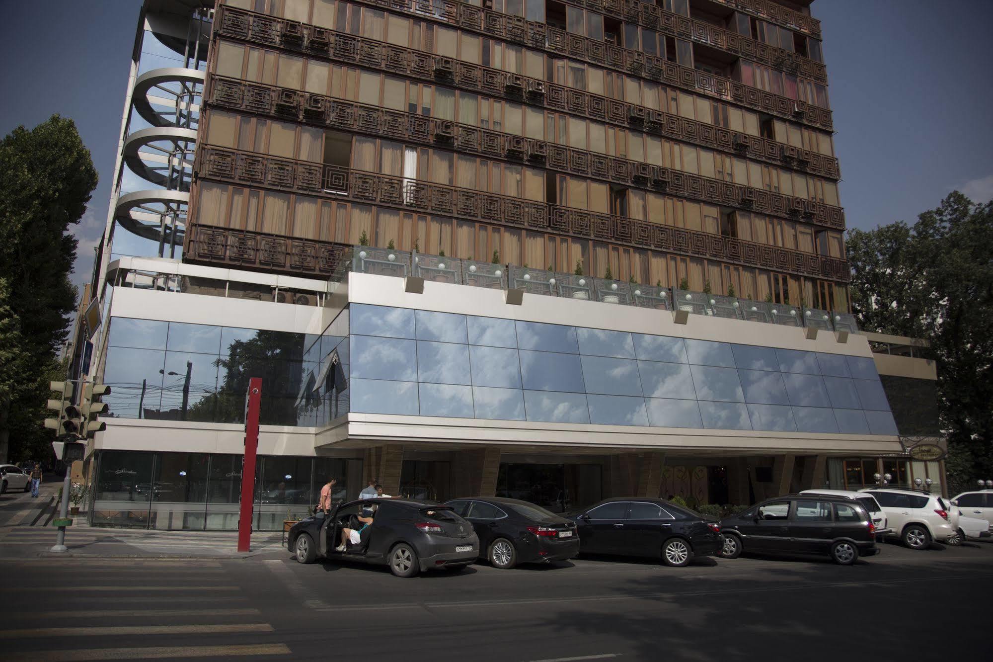 Shirak Hotel Єреван Екстер'єр фото