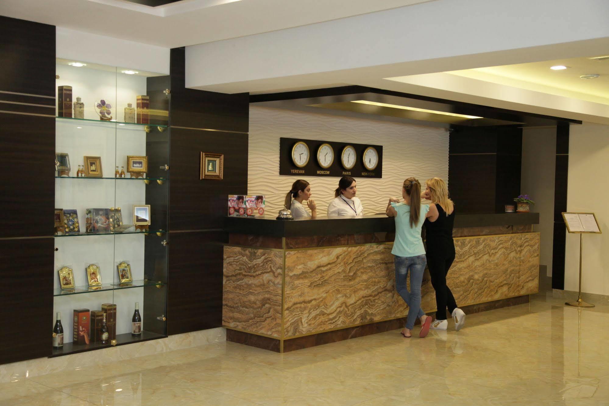 Shirak Hotel Єреван Екстер'єр фото