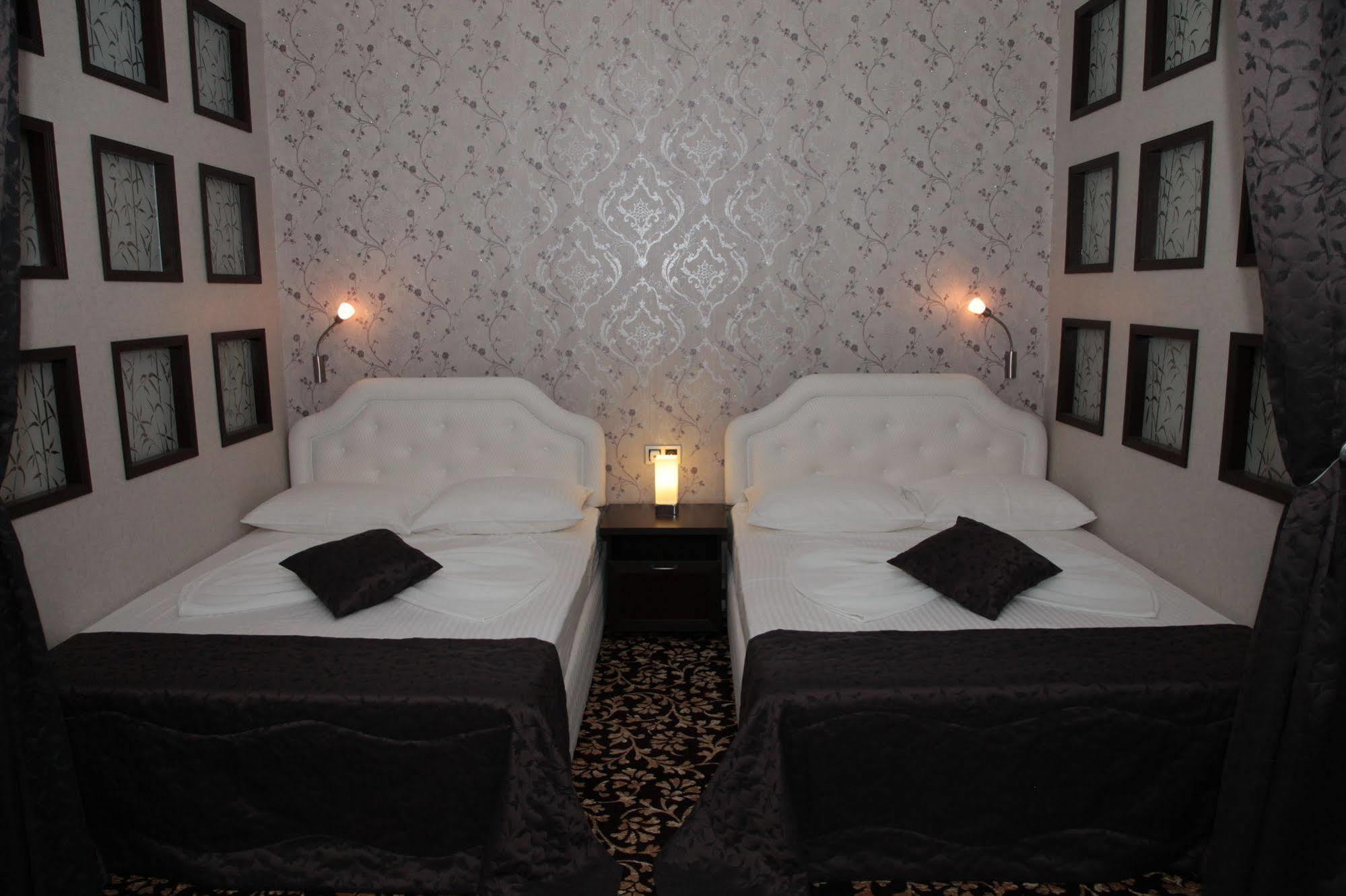 Shirak Hotel Єреван Екстер'єр фото