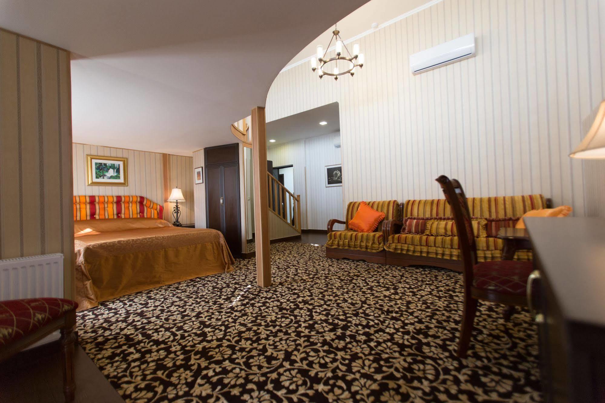 Shirak Hotel Єреван Екстер'єр фото
